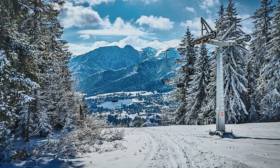 Widok na Tatry ze szczytu Butorowy Wierch